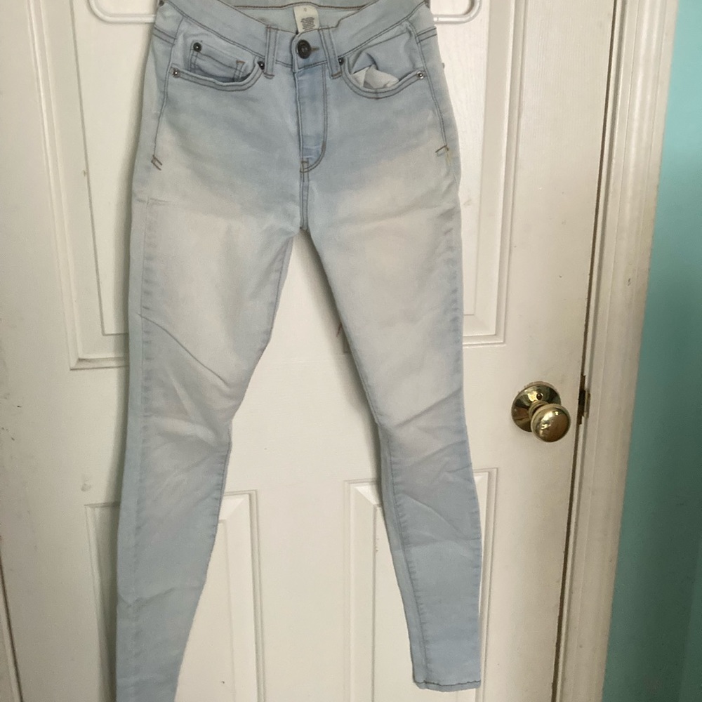 mudd light wash skinny jeans